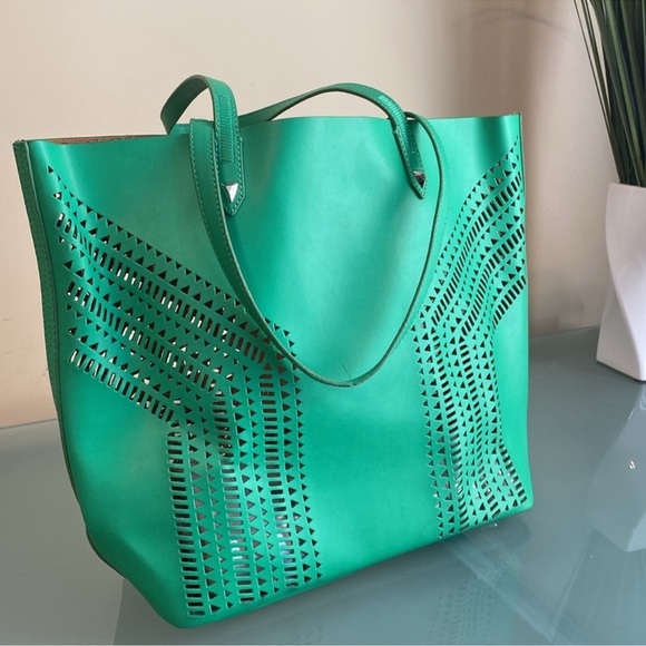 Stella and Dot Kelly Green Fillmore Tote Bag - Picture 3 of 3